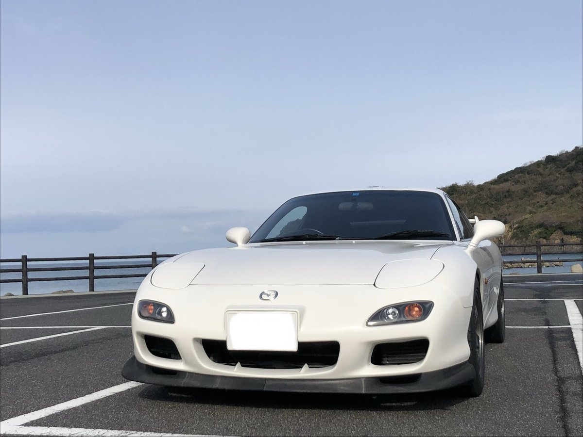 charibakakane's tweet photo. 2019年から乗り始めました。
最初見た時、コレまともに動く様にするのに金どれだけ要るの？💧とビビリました。でもこの機会を逃したら絶対所有出来ないと思い、妻を拝み倒し、車屋さんにもとても頑張ってもらい今に至ります😅
塗装が傷み、錆があちこちから出てますが、美しい姿は相変わらずです❤️ https://t.co/iB4l8XA4Qm