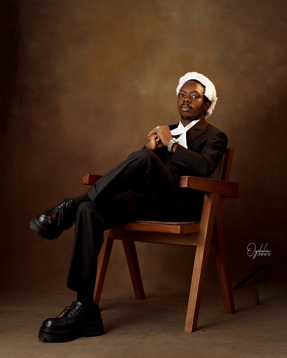 Danny_akobs's tweet photo. Survived 5 years in university, 
Survived one year in the Nigerian Law school. Now allow me to reintroduce myself. Barrister Akobe Tomide Daniel.  BARRISTER AND SOLICITOR OF THE SUPREME COURT OF NIGERIA https://t.co/7EqBwXAhnd