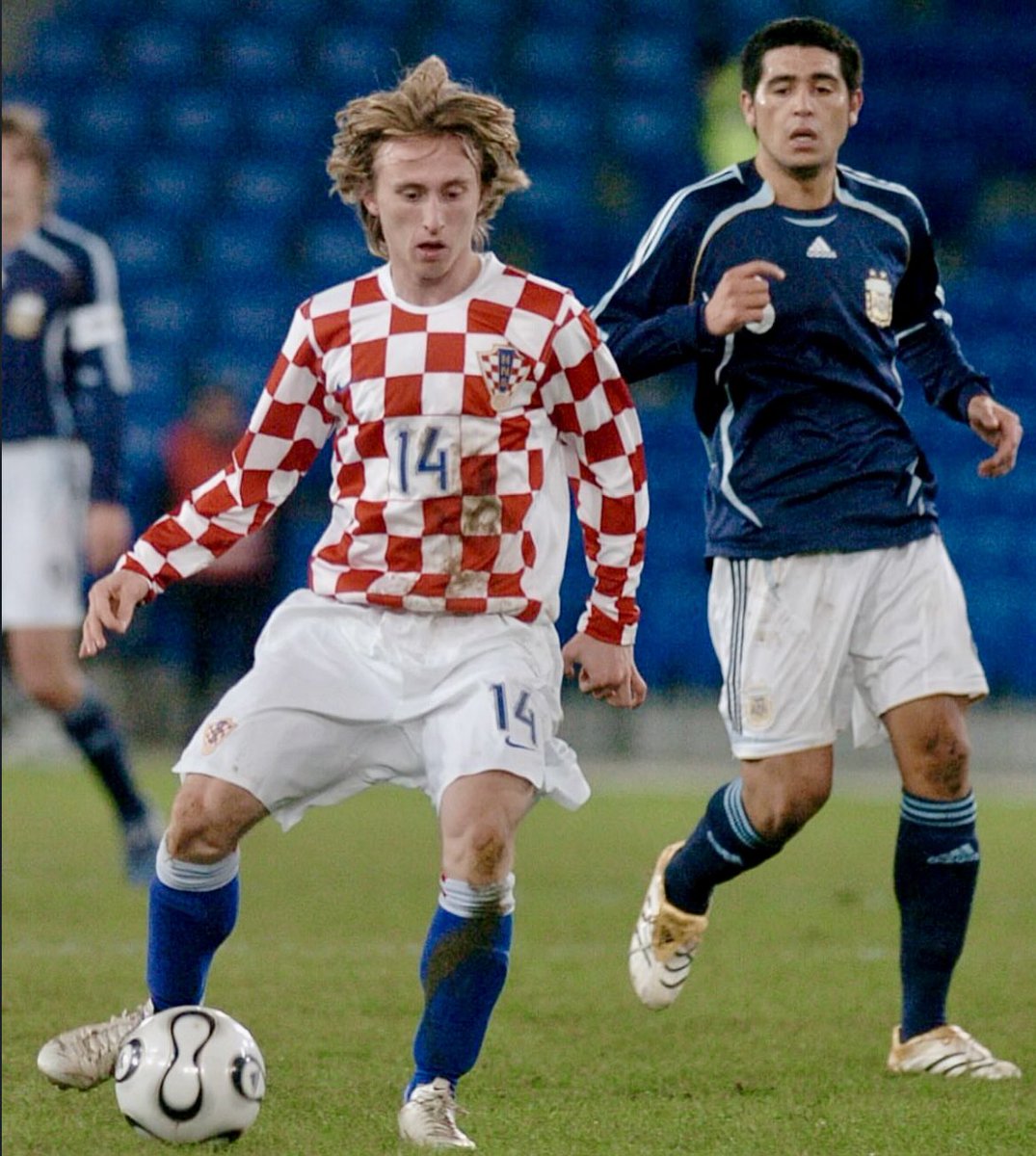 lukamodricar's tweet photo. Modric's international debut in 2006 against Argentina https://t.co/9eLP3M0atg