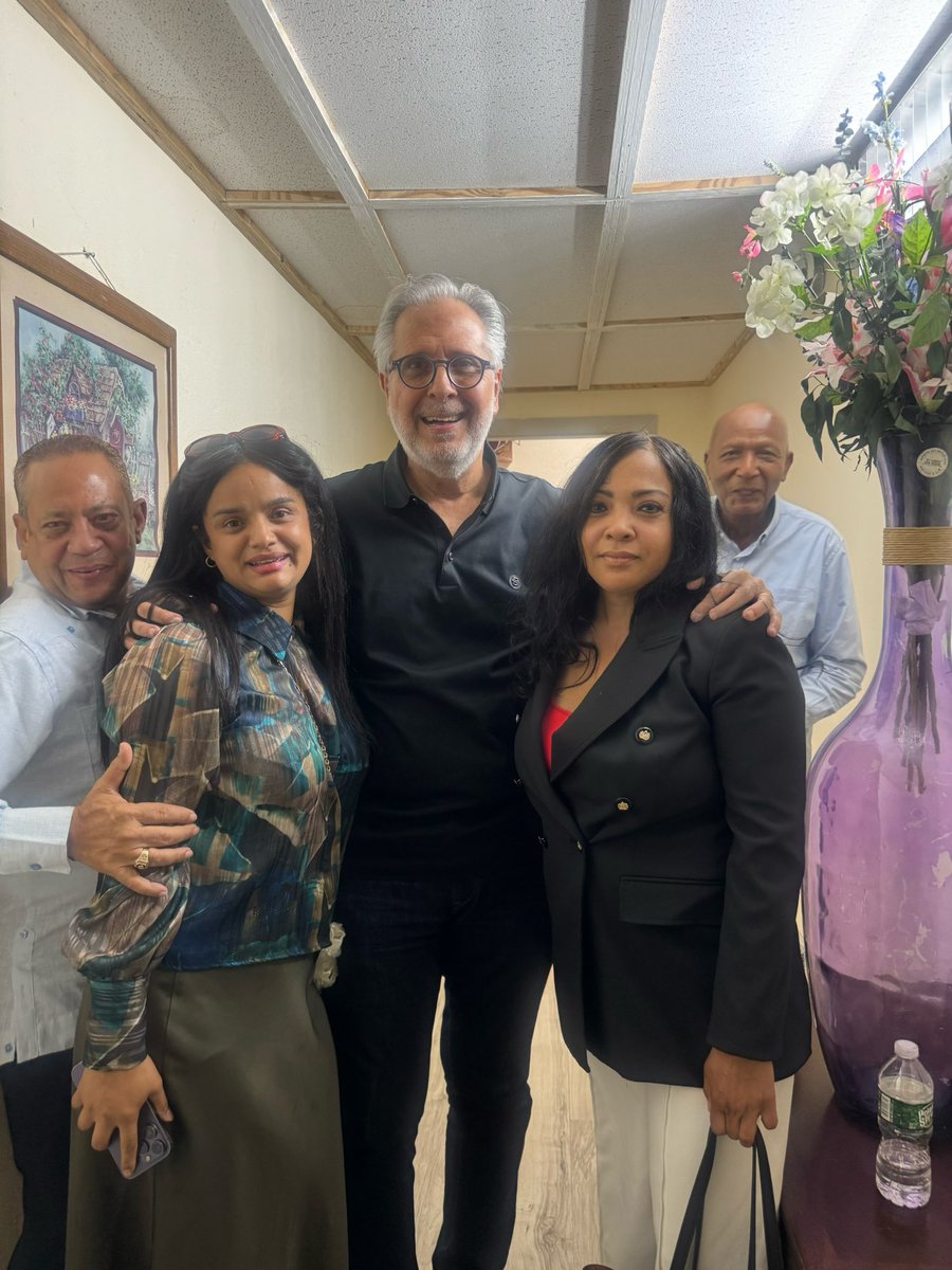 Yanildamaria26's tweet photo. Agradezco profundamente por acompañarnos en este importante encuentro,  anoche en NY , y por compartir su visión y compromiso con el futuro
¡Seguimos unidos 🇩🇴 Gracias @alberto_atallah @DavidColladoM @StalinAlcantara @kelvincruzrd  @PRM_Oficial 🇩🇴🇺🇸 https://t.co/8VUYefnpWr