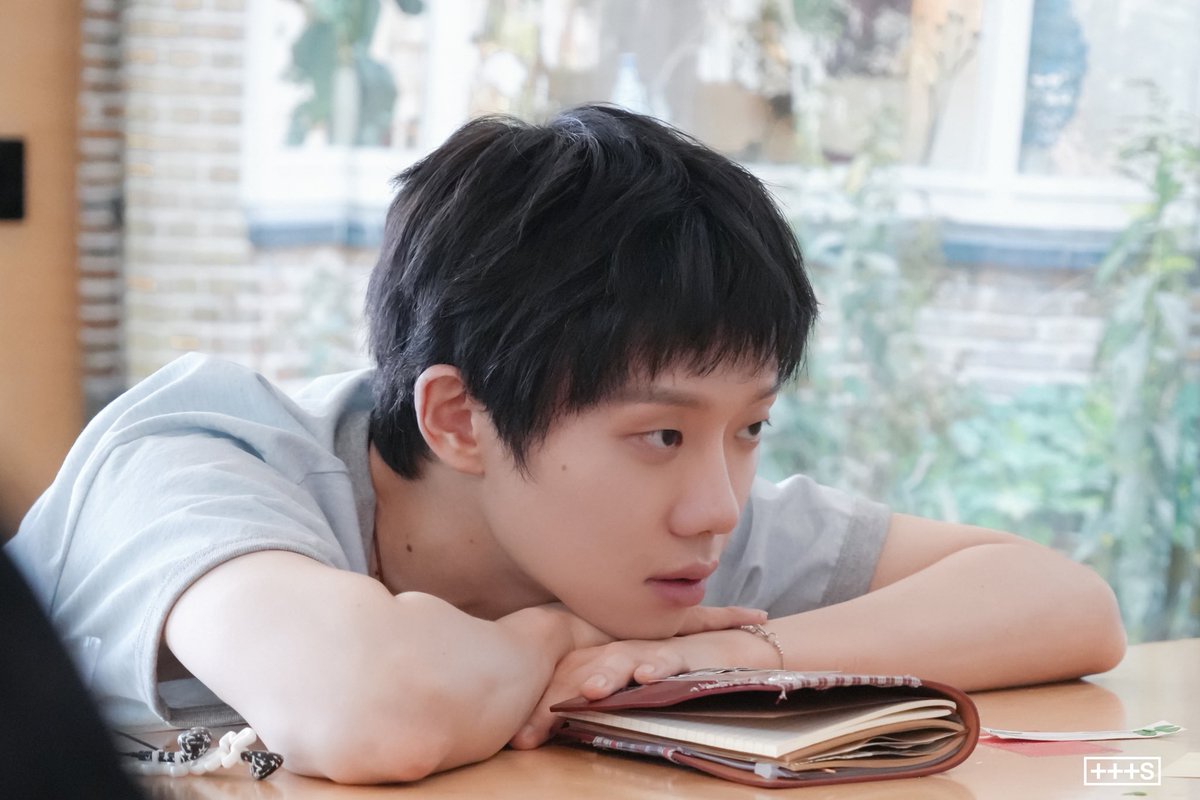 hahyunsang_Indo's tweet photo. [📸] 

CAVISH × Ha Hyun Sang 'The Clover Discovery.’ 비하인드 사진 

📍 https://t.co/96MOoGdXW8…

#하현상 #Hahyunsang 
#cavish #카비시 https://t.co/UNWNIHoil4
