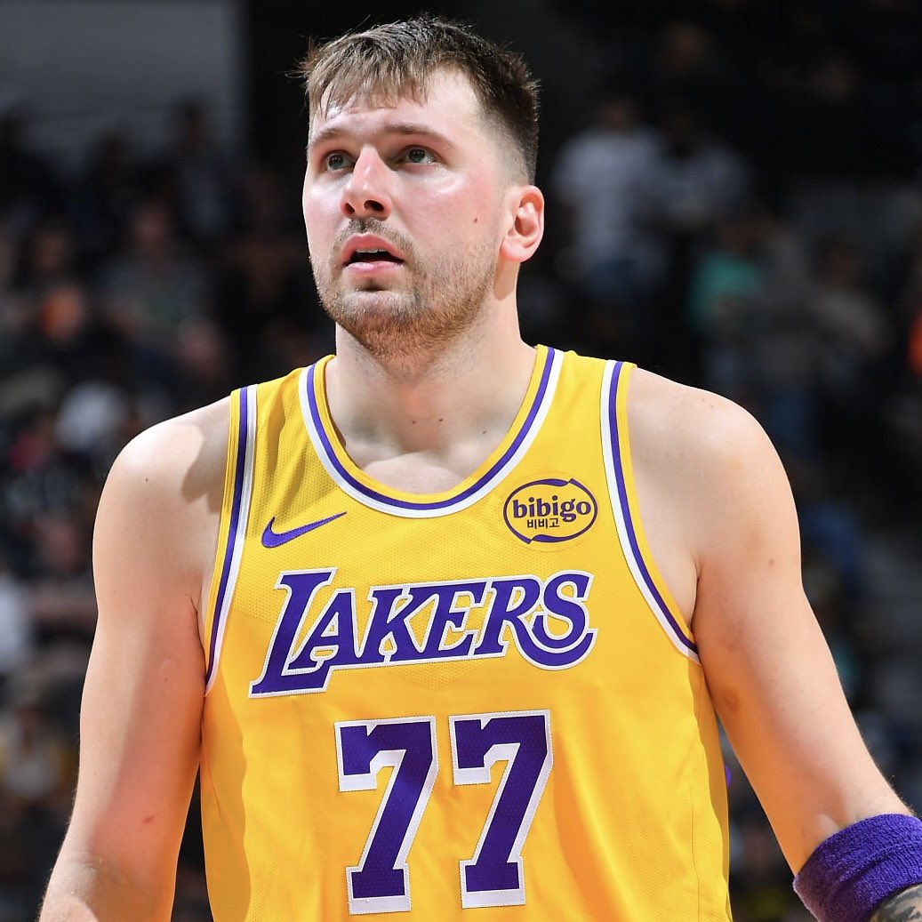 KalshiHoops's tweet photo. Luka Doncic Stats Per 75 Poss in the 2025-26 Regular Season with vs (without LeBron James):

• 28.9 PTS vs (38.7 PTS)
• 7.6 AST vs (9.1 AST)
• 6.6 REB vs (9.0 REB)
• 7.8 FTA vs (12.5 FTA)
• 60.3 TS% vs (62.5 TS%)
• 35.0 3PT% vs (37.9 3PT%)
• +0.5 vs (+5.3)

(Via @databallr)