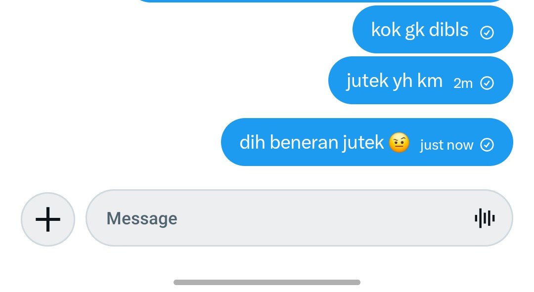 PEACHYNSUK's tweet photo. jgn mau temenan sm lalalarwar, jutek soalnya https://t.co/QuRPrRGw34