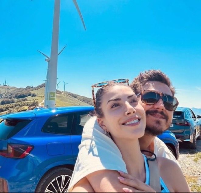 noluyobeeeeeee's tweet photo. Son Dakika Bilgisi

Deniz Baysal ve eşi Barış Yurtçu hakkında iddialar dolaşıyor. İddialara göre, ortak arkadaşlarının ricası üzerine yeniden konuşmaya başlamışlar. Ancak Barış Yurtçu’nun Deniz Baysal’a, “Senin artık bana karşı sevgin kalmamış.” demesi üzerine Deniz Baysal sinir krizi geçirerek konuşmayı sonlandırmış.