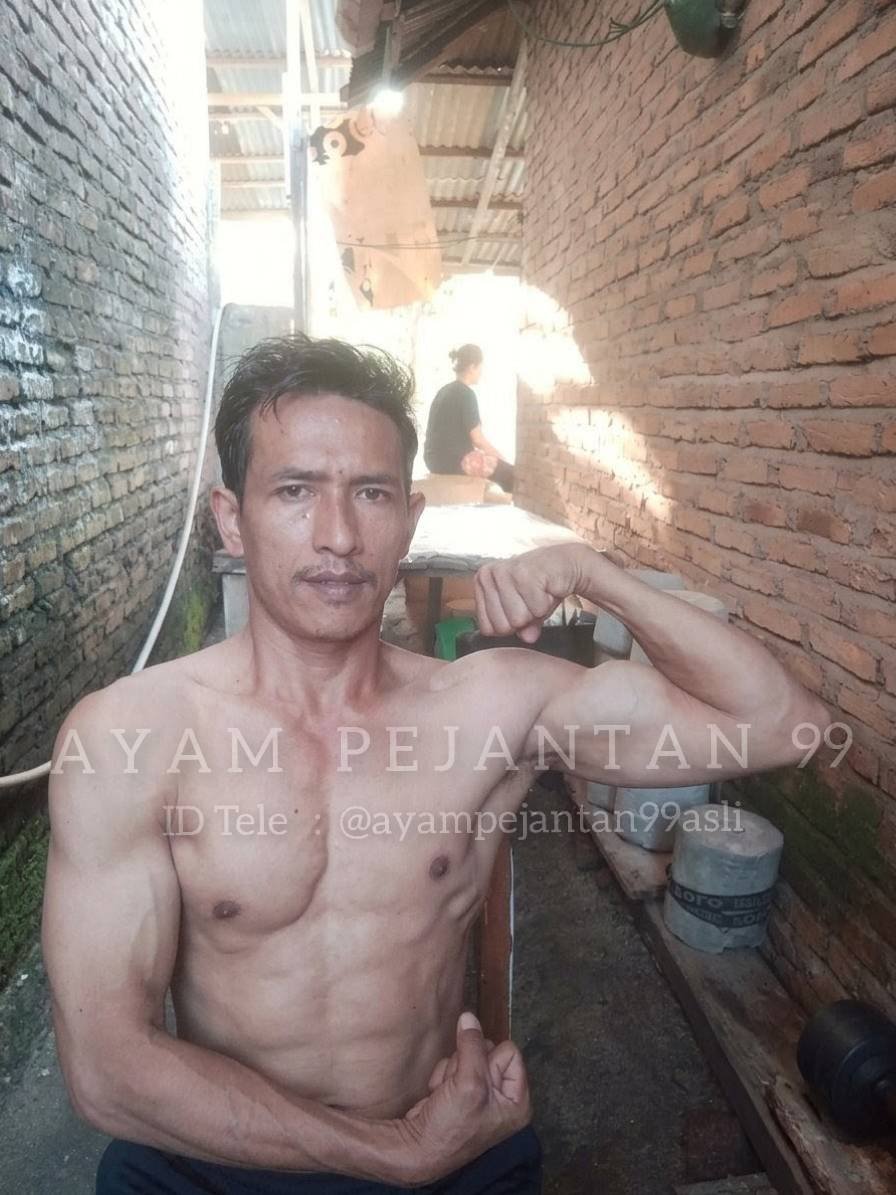 ClaraAlexa7fv4's tweet photo. Ayah muda kaya gini tuh emang gemesin 

more video : https://t.co/yGDQuOQ5os https://t.co/oAQRMq7gK2