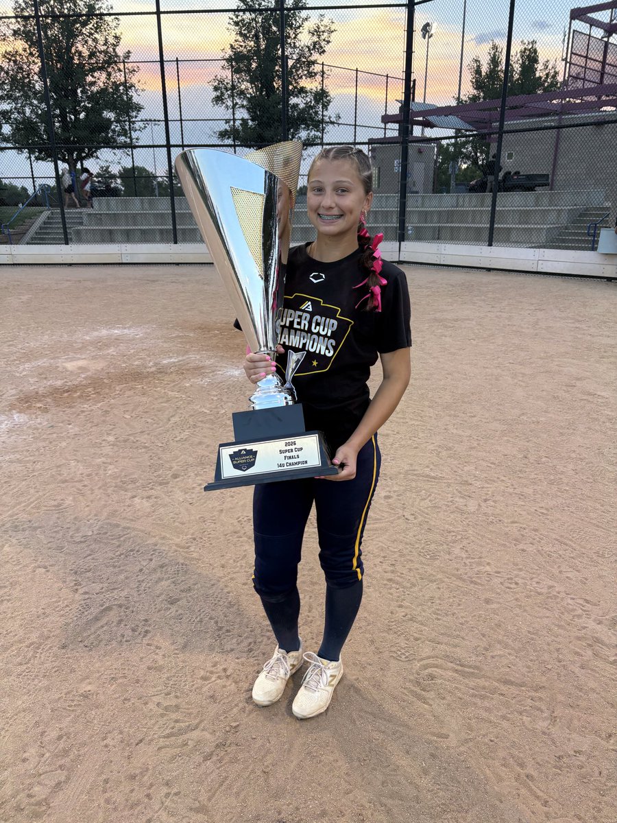 SophieH_77's tweet photo. Week 2 in Colorado was a success! @thealliancefp Super Cup Champs! Hit .476 with an on base of  .522, 7 runs scored. Next stop, Indiana! @IGNational2029 @ImpactGoldOrg @ASHSoftball26 https://t.co/VdSS1PGQqg