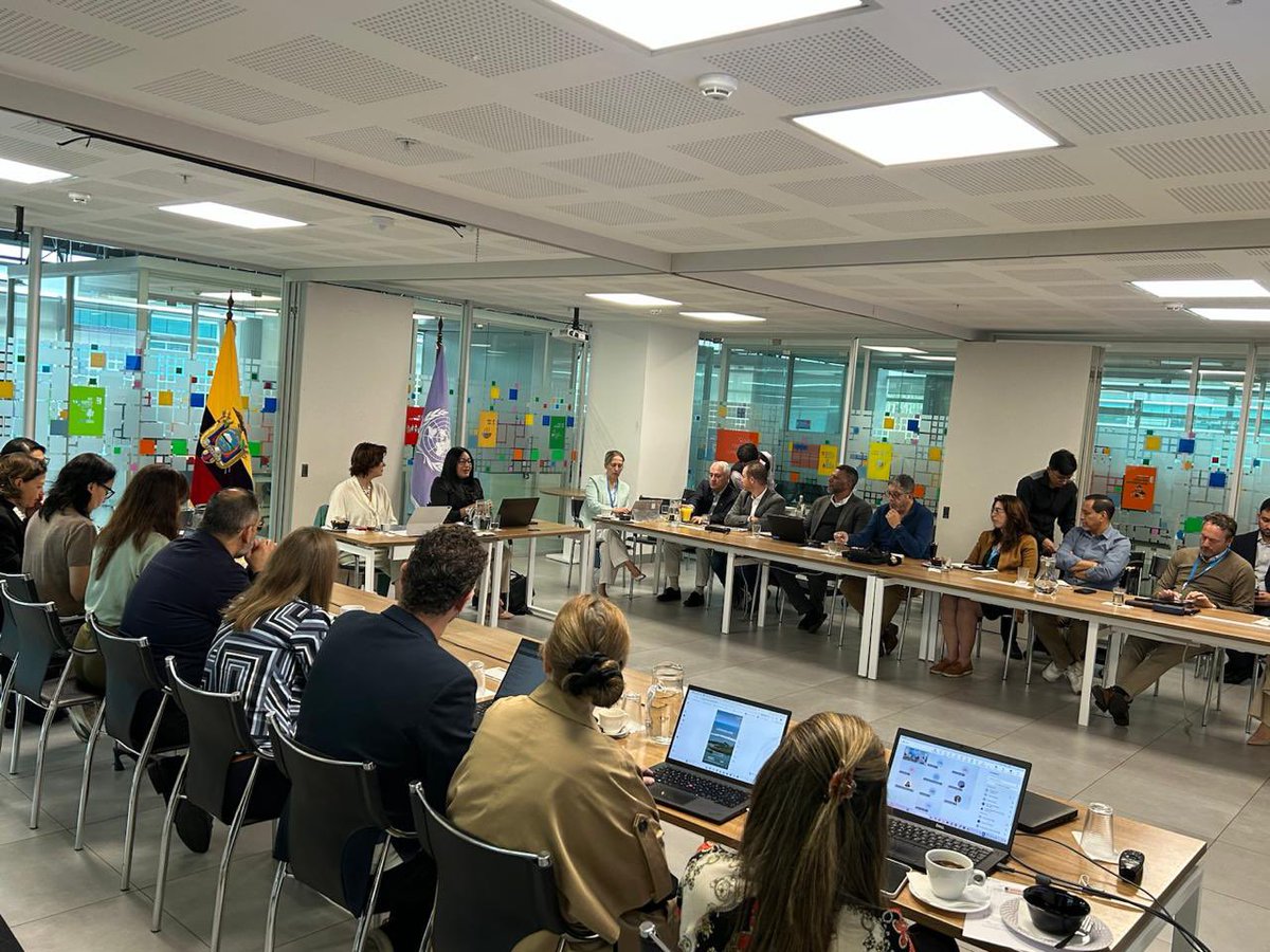 Riesgos_Ec's tweet photo. 📍Quito 

La Subsecretaria General, Mariana Quispillo, expuso ante Naciones Unidas en Ecuador los posibles impactos del evento El Niño en el país.

Articulamos acciones de prevención, preparación y respuesta para fortalecer la gestión del riesgo.

#GobiernoDelEcuador https://t.co/CErtVvf7gT