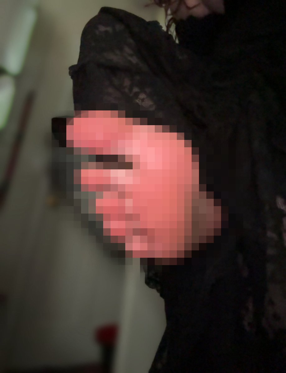 die4evie's tweet photo. if my pretty pink pixelated feet made you twitch, go put that wallet to good use. https://t.co/s2MmmzeNPY