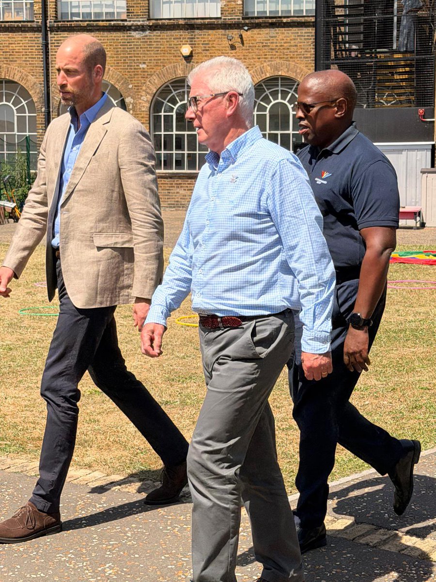 drukare's tweet photo. Great afternoon with Team Wales,  HRH William Prince of Wales , Finnie and the children of Ysgol Llundain, a Welsh speaking school in West London. See you in Glasgow @Official_UOC @NBSportUg @nbstv @ntvuganda @DailyMonitor @UgandaMediaCent @briantukaa @andrewkabuura @AndrewMwenda @MKarekye @Marlzaar @KagutaMuseveni @JanetMuseveni @mkainerugaba @thecgf @iocmedia @LisaJChesney @UKinUganda @mofaug @maddieconnelly2