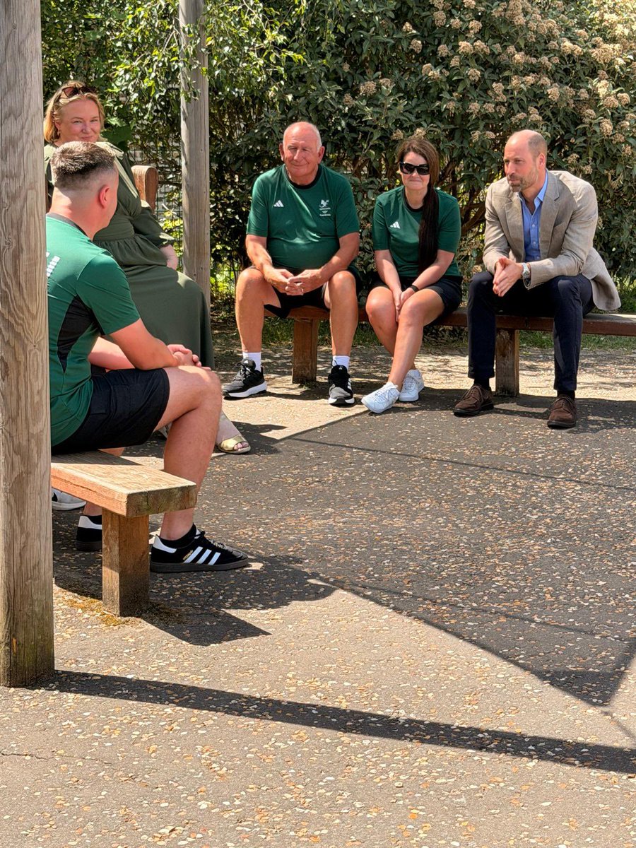 drukare's tweet photo. Great afternoon with Team Wales,  HRH William Prince of Wales , Finnie and the children of Ysgol Llundain, a Welsh speaking school in West London. See you in Glasgow @Official_UOC @NBSportUg @nbstv @ntvuganda @DailyMonitor @UgandaMediaCent @briantukaa @andrewkabuura @AndrewMwenda @MKarekye @Marlzaar @KagutaMuseveni @JanetMuseveni @mkainerugaba @thecgf @iocmedia @LisaJChesney @UKinUganda @mofaug @maddieconnelly2