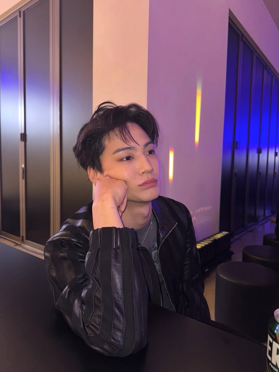 OT7Ahga's tweet photo. [📷] 260707 | JAY B’s Post (1/2)

“Working toward becoming that effortlessly charming guy (느좋남)...”

🎧 Amy Winehouse ・ Half Time

@defjaybkr #JAYB #Def. #제이비 #재범 @528hzkr @528hzjp 🍓 https://t.co/5bwGGHnvbg