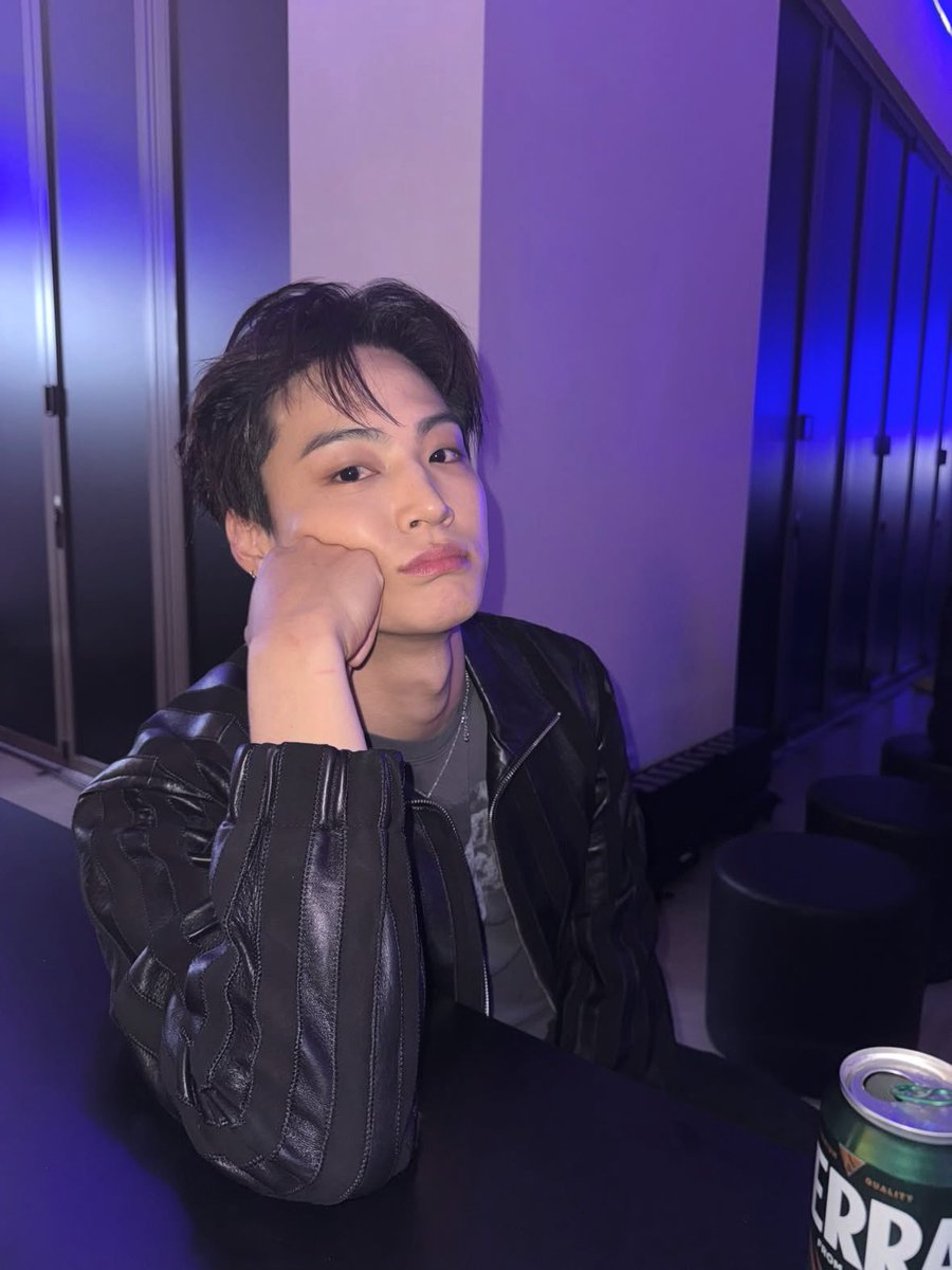 OT7Ahga's tweet photo. [📷] 260707 | JAY B’s Post (1/2)

“Working toward becoming that effortlessly charming guy (느좋남)...”

🎧 Amy Winehouse ・ Half Time

@defjaybkr #JAYB #Def. #제이비 #재범 @528hzkr @528hzjp 🍓 https://t.co/5bwGGHnvbg