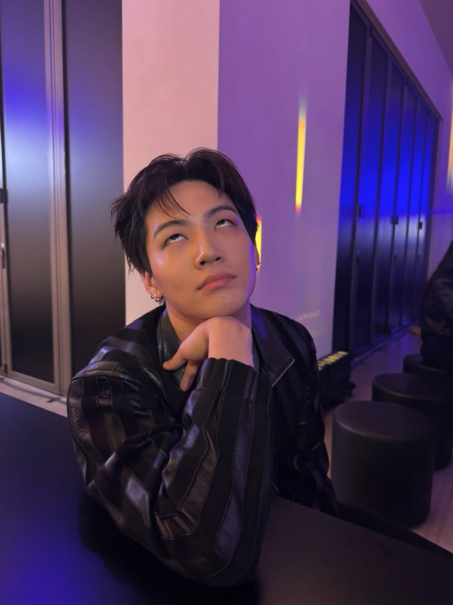 OT7Ahga's tweet photo. [📷] 260707 | JAY B’s Post (1/2)

“Working toward becoming that effortlessly charming guy (느좋남)...”

🎧 Amy Winehouse ・ Half Time

@defjaybkr #JAYB #Def. #제이비 #재범 @528hzkr @528hzjp 🍓 https://t.co/5bwGGHnvbg