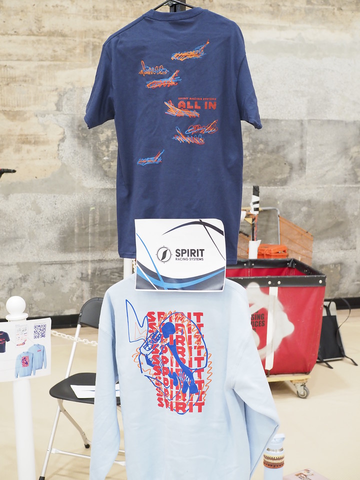 CMUBuggy's tweet photo. 🏆 T-Shirt: Spirit

The honorees in this category presented their buggy and shirt designs to the public during Showcase, and members of the public cast votes in support of their favorites 🗳️. 

#CMU #CMUAlumni #cmubuggy #racing #lifeatcmu #pittsburgh https://t.co/mpvE6gTAm4