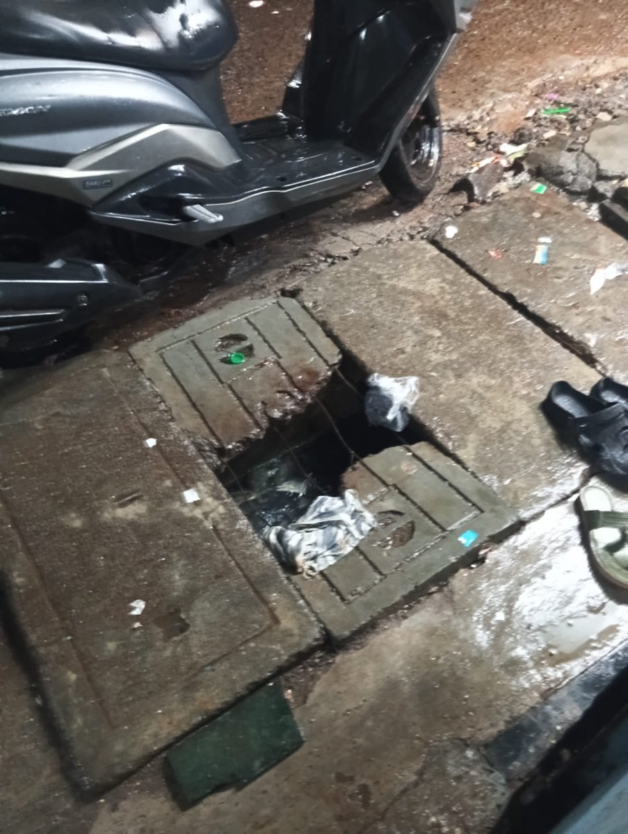 ImZed7's tweet photo. @MayorMumbai @TawdeRitu @mybmc @mybmcInfra @mybmcWardN Another reminder since 20th June to address the issue, no resolution yet. Don't wait for someone getting injured. 
Location: Outside Ummid Clinic, Kajutekdi, Near UP Hotel, Chirag Nagar, Ghatkopar West. https://t.co/6TohReap8e