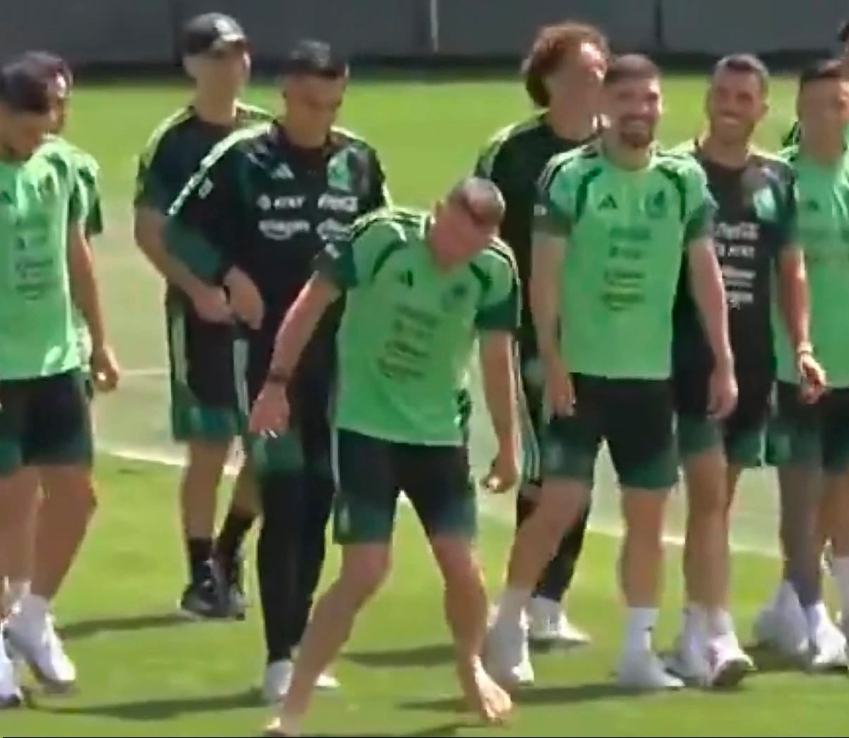 julioce27's tweet photo. @ClaroSports 🤣🤣🤣🤣🤣🤣🤣 https://t.co/M0Mrn6kStY