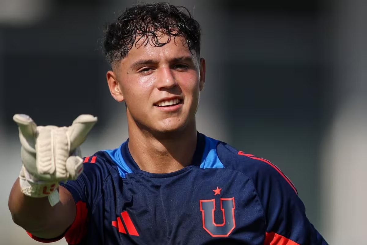 SealAzullb's tweet photo. Ignacio Sáez a Deportes la Serena:

Ignacio Sáez que es propiedad de Universidad de Chile saldra a préstamo a Deportes la Serena, despúes de los pocos minutos que lleva teniendo en el Club, este sera su tercer préstamo ya habia tenido pasos por Deportes Concepción y Recoleta. https://t.co/P3dAbWgQJE