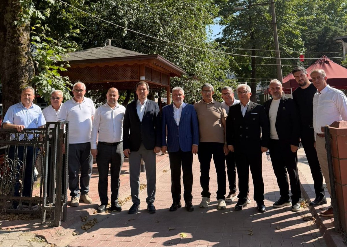 _mustafadurmus_'s tweet photo. Yeniceköy Mahallemizde yapımı devam eden çalışmaları meclis ve yönetim kurulu üyelerimiz, mahalle başkanımız ve mahalle muhtarımız ile birlikte yerinde inceleyerek yürütülen çalışmalar hakkında yetkililerden bilgi aldık.

Yeniceköy'ümüze değer katan bu çalışmalarda emeği geçen başta Bursa Büyükşehir ve İnegöl Belediyemiz olmak üzere tüm kurumlarımıza ve sahada fedakârca görev yapan çalışma arkadaşlarımıza teşekkür ediyor, hizmetlerin mahallemize hayırlı olmasını diliyorum.

#AKİnegöl