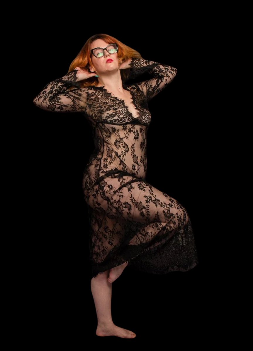 MistressRoseee's tweet photo. Does this lace dress look hot on me? https://t.co/X52ENsYqup