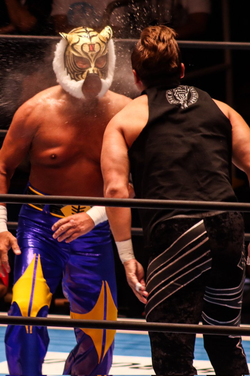 ScReW_HoLE's tweet photo. 2026.7.6　後楽園ホール
Road to G1 CLIMAX
タイガーマスク選手ありがとうございます！🐯
金丸選手おめでとうございます！🥃
#G1Road
#njpw
#4代目タイガー
#金丸義信 https://t.co/Et5uQV2vSR