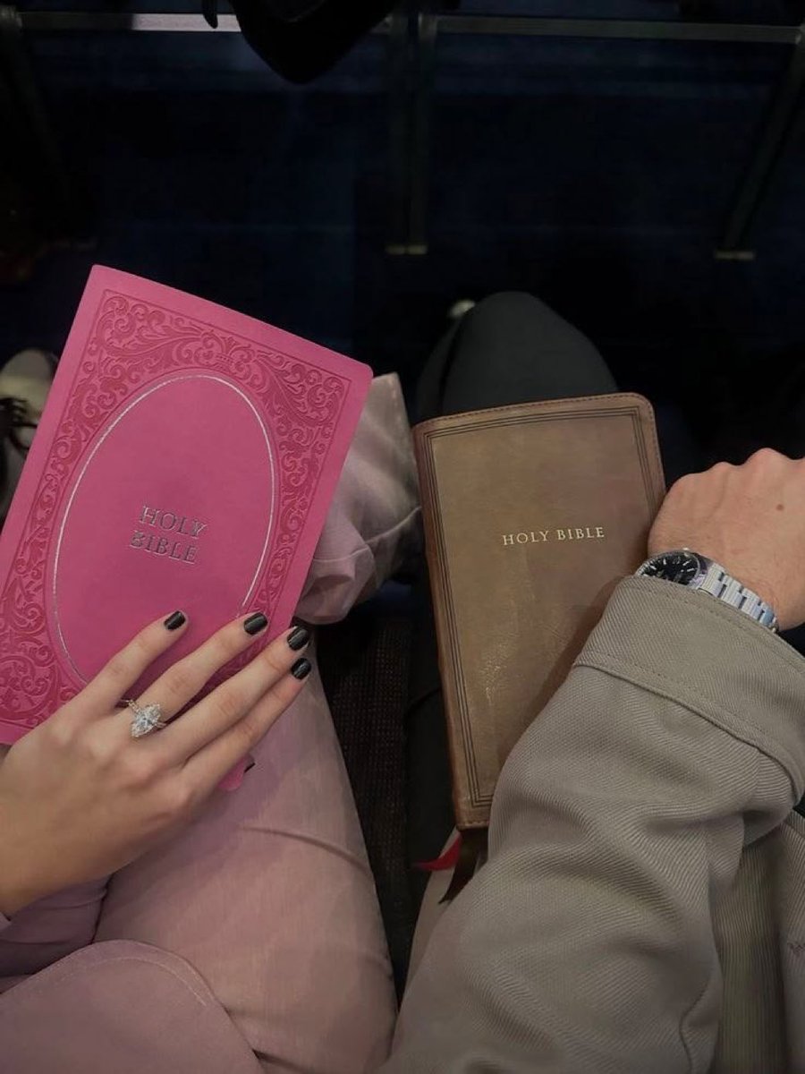 ChristIsComing5's tweet photo. Marry a Woman who can pray for you. It's veryyyyyy important. https://t.co/CTD04zXasQ