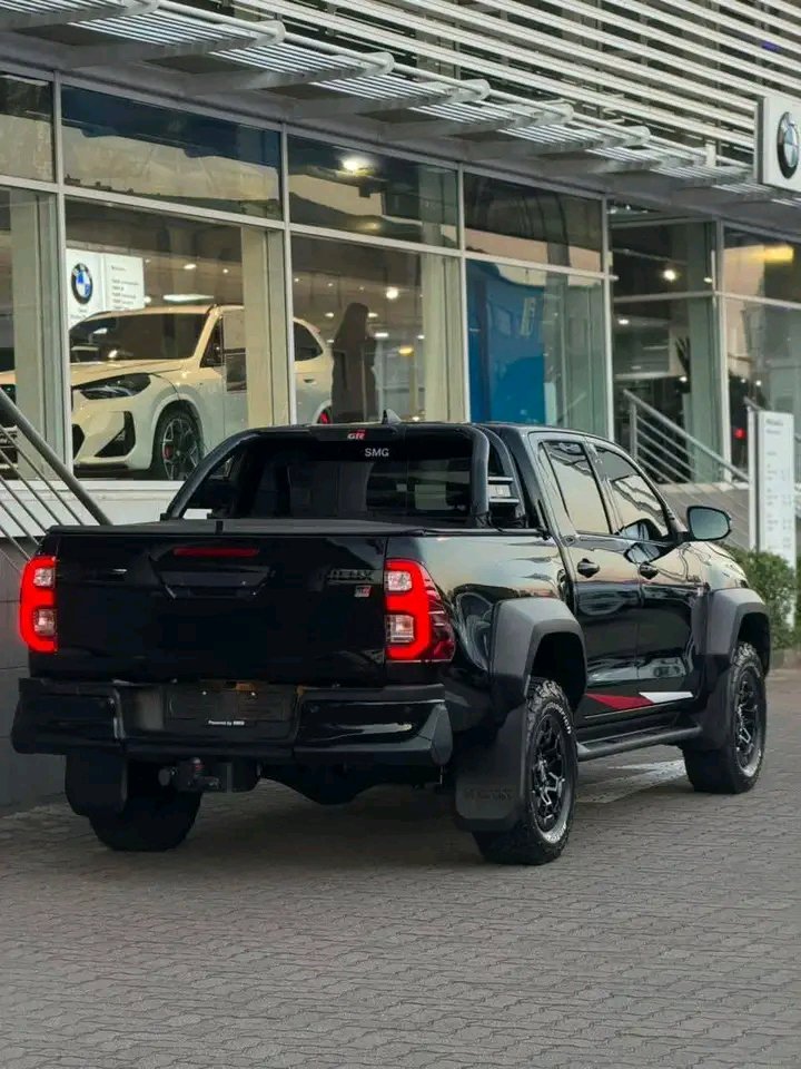 Trevor_sidogi's tweet photo. Congratulations 🎉 to Mbokazi for buying the new car

This is huge achievement 👏🏽🎉♥️ https://t.co/br6S1SSh2n
