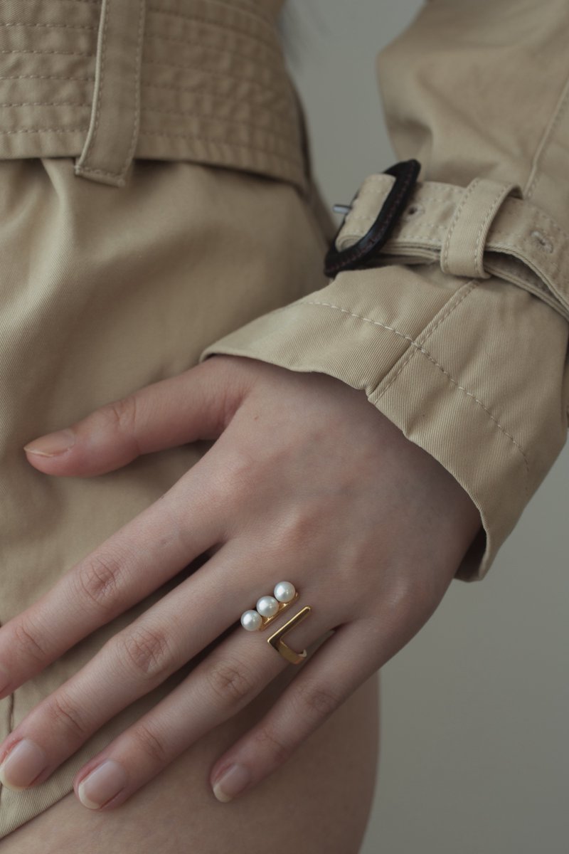 NandoJewelry's tweet photo. 建築デザインから着想を得た構造で、宝石が最も美しく輝く光を追求したジュエリーを制作しています💎

7月は東京・入谷と名古屋で、実際にジュエリーをご覧いただけます。

━━━━━━━━━━━━━━━

【東京】 📍SOOO dramatic!
（入谷にあるギャラリー）
-The Weekend Edit-
7/11(土) 13:00–18:30 7/12(日) 11:00–17:00

デザイナーとお話ししながら、 ・ご試着 ・セミオーダー ・お持ち込みルースのご相談 なども承ります。
※定番品に加え制作過程で生まれたサンプル品、
お求めやすくなったB品も登場します デザイナーと縁のある6ブランドとの共同開催です
━━━━━━━━━━━━━━━

【名古屋】 📍LACHIC 名古屋 1F
7/31(金)–8/4(火) 11:00–21:00

4年ぶりの名古屋POP-UP💎
写真では伝わらない宝石の輝きや、一点ごとに異なる表情を、ぜひ実際にご覧ください。

━━━━━━━━━━━━━━━

会場へのアクセスや詳細は、ツリーに繋げていきます。
皆さまとお会いできることを楽しみにしております☺️