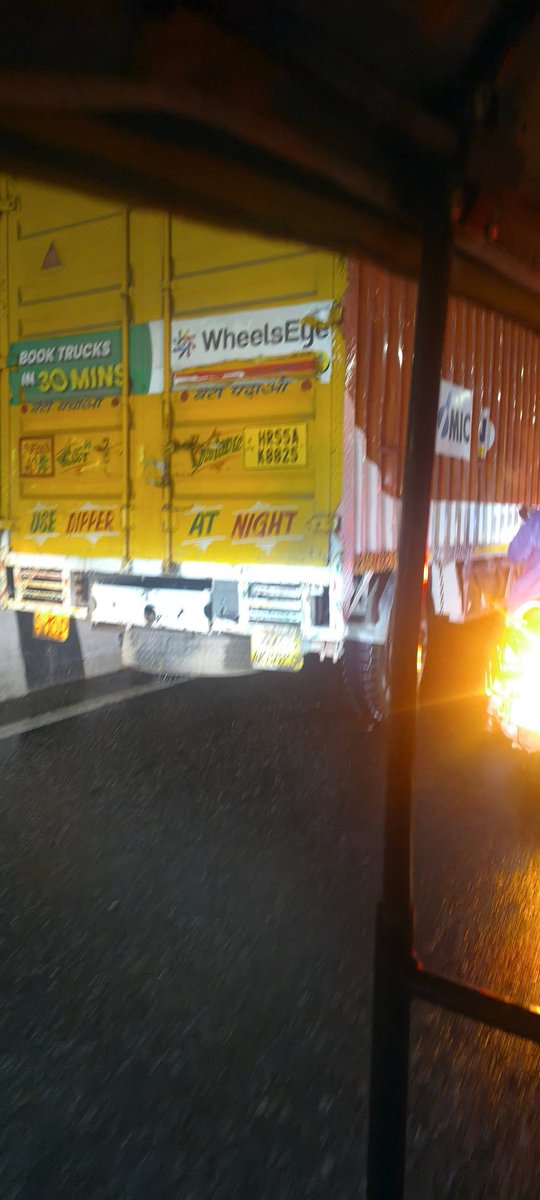 abhishekmagic's tweet photo. @TrafficGGM @gurgaonpolice This truck has parked itself on Hero honda chowk flyover. Such heavy traffic going towards kherki dhaula but they don't care. Please take action. There are already 3-4 trucks on flyover as broken down causing massive jams. https://t.co/DNoqayVcic