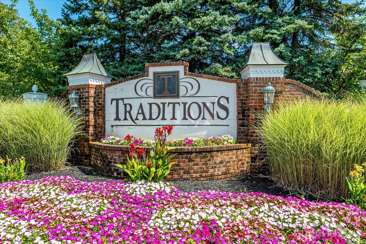 LacerdaTeam's tweet photo. 1503 Pisaniello Court, South Plainfield, NJ, 07080
2 bed | 2.5 bath 1700 Sq. Ft.
Active | 585000
https://t.co/Yiux6yMPSc
Welcome to the Traditions community where a soaring two-story living room, unbeatable commuter location and property backing up to wooded tree line checks... https://t.co/arxRwgaj1V