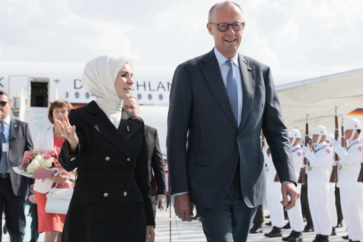 MahinurOzdemir's tweet photo. Cumhurbaşkanımız Sn. @RTErdogan'ın ev sahipliğinde gerçekleşen 36. NATO Devlet ve Hükûmet Başkanları Zirvesi'ne katılmak üzere ülkemize gelen Almanya Şansölyesi Sn. Friedrich Merz'i karşıladık.

Zirve kapsamında gerçekleştireceğimiz temaslarla, küresel diplomasiye katkı sunmayı sürdüreceğiz.

@bundeskanzler 

#NATOsummit