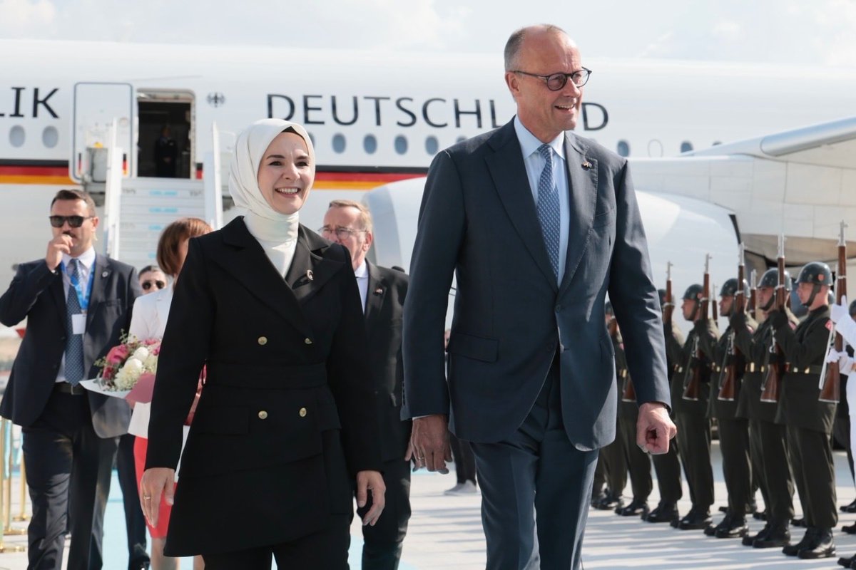 MahinurOzdemir's tweet photo. Cumhurbaşkanımız Sn. @RTErdogan'ın ev sahipliğinde gerçekleşen 36. NATO Devlet ve Hükûmet Başkanları Zirvesi'ne katılmak üzere ülkemize gelen Almanya Şansölyesi Sn. Friedrich Merz'i karşıladık.

Zirve kapsamında gerçekleştireceğimiz temaslarla, küresel diplomasiye katkı sunmayı sürdüreceğiz.

@bundeskanzler 

#NATOsummit