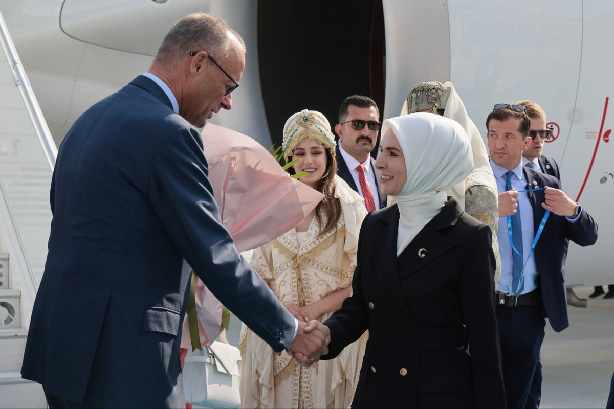 MahinurOzdemir's tweet photo. Cumhurbaşkanımız Sn. @RTErdogan'ın ev sahipliğinde gerçekleşen 36. NATO Devlet ve Hükûmet Başkanları Zirvesi'ne katılmak üzere ülkemize gelen Almanya Şansölyesi Sn. Friedrich Merz'i karşıladık.

Zirve kapsamında gerçekleştireceğimiz temaslarla, küresel diplomasiye katkı sunmayı sürdüreceğiz.

@bundeskanzler 

#NATOsummit