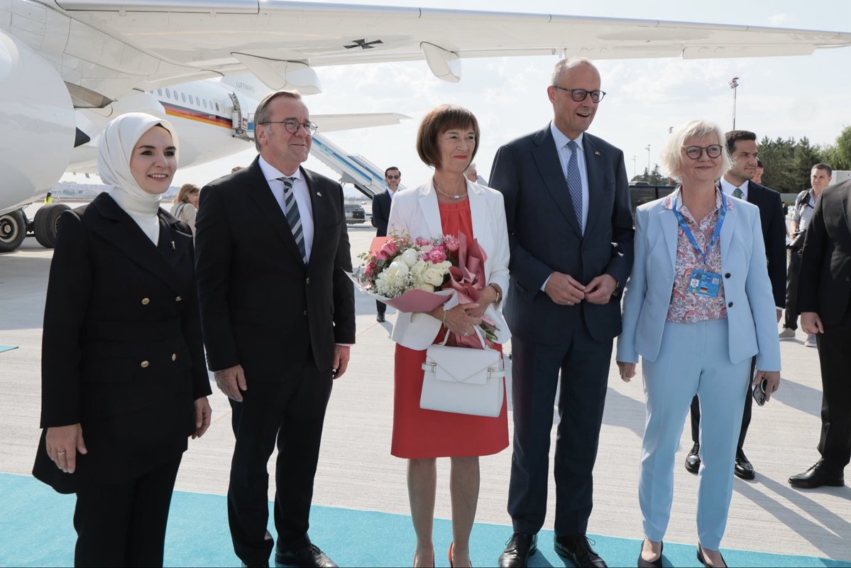 MahinurOzdemir's tweet photo. Cumhurbaşkanımız Sn. @RTErdogan'ın ev sahipliğinde gerçekleşen 36. NATO Devlet ve Hükûmet Başkanları Zirvesi'ne katılmak üzere ülkemize gelen Almanya Şansölyesi Sn. Friedrich Merz'i karşıladık.

Zirve kapsamında gerçekleştireceğimiz temaslarla, küresel diplomasiye katkı sunmayı sürdüreceğiz.

@bundeskanzler 

#NATOsummit