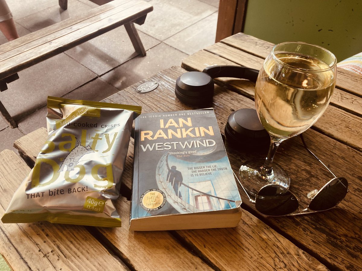 Books and Wine tweet media