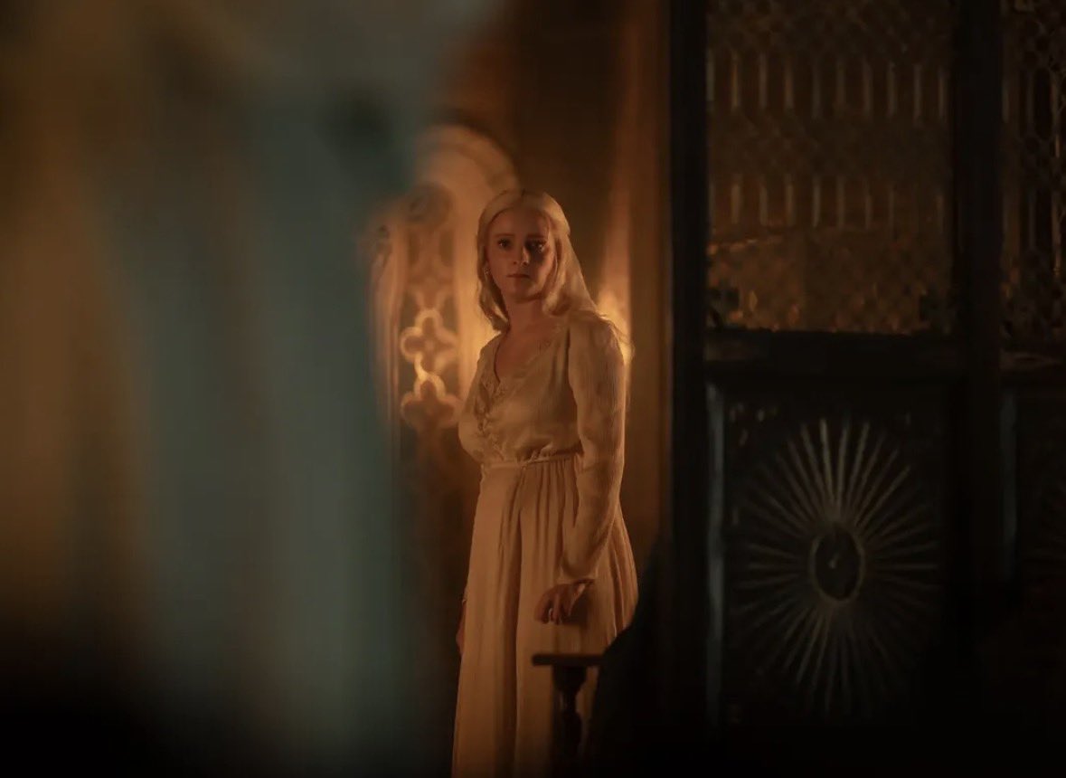 miserydayne's tweet photo. girlkissers won this weeks stills yall can try again next week https://t.co/y9LjU6V95e