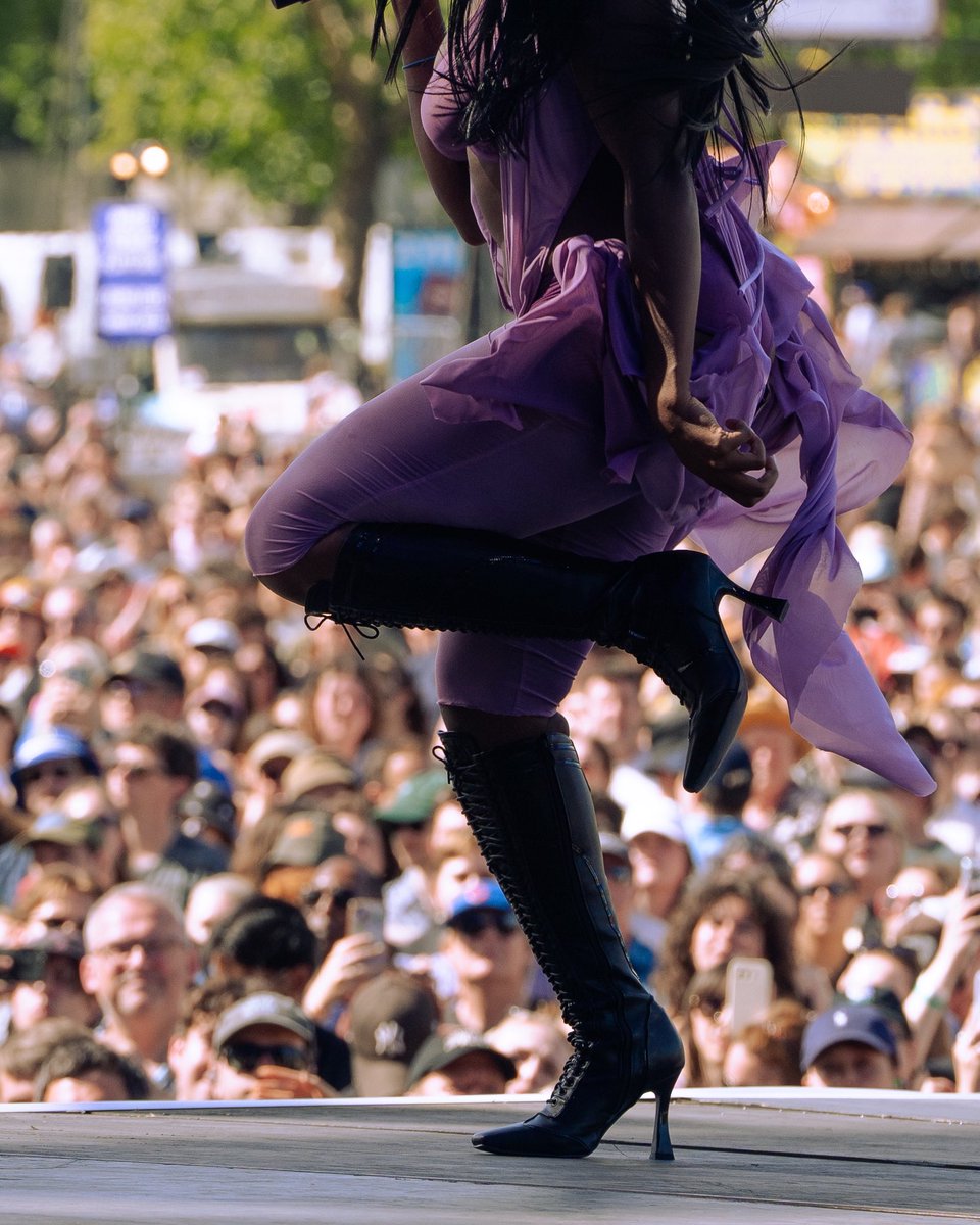 rachelchinourir's tweet photo. Me and the girls (and Mike) for @wolfalicemusic at Finsbury Park! 🪩💜✨

I am just so grateful for this opportunity! I had so much fun and missed you all so much 💜

I’ll be back soon x https://t.co/qz6Zq37g51