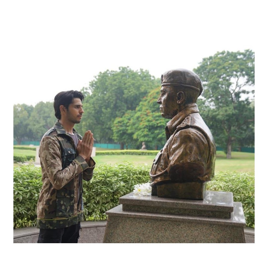 Team_SidharthM's tweet photo. Remembering Captain Vikram Batra and his extraordinary legacy. A hero whose story keeps inspiring. Yeh Dil Maange More! 🇮🇳 #CaptainVikramBatra @SidMalhotra
#SidharthMalhotra #CaptainVikramBatra #Shershaah #YehDilMaangeMore #IndianArmy #Dimple #India #TeamSid #Sidians https://t.co/RYVpY4kSYT