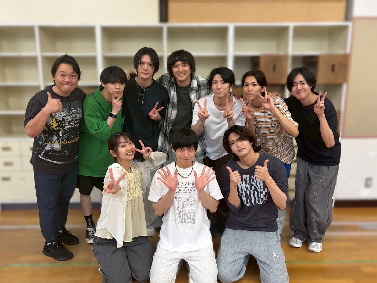 1227Shu's tweet photo. 場当たり終わって明日からついに始まる！！

みなさん劇場で待ってます😊

新宿駅で見つけてね！！

#舞台うらみち
#うらみちお兄さん https://t.co/aqMIgUAIXa