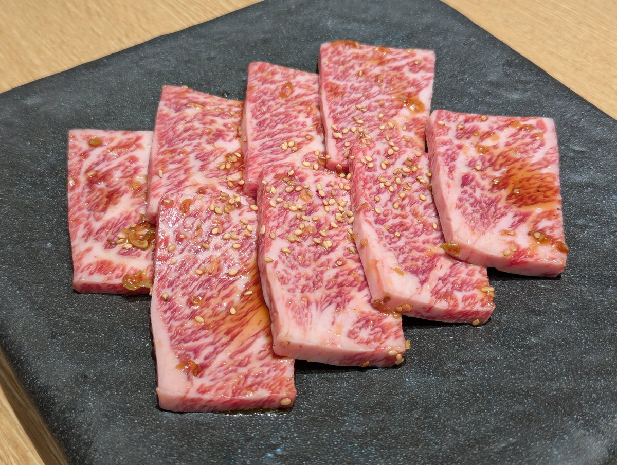 Ray_cos0x0's tweet photo. お祝いで焼肉🐮
仙台牛めっちゃ美味しかった😋 https://t.co/C14L3jmOpH