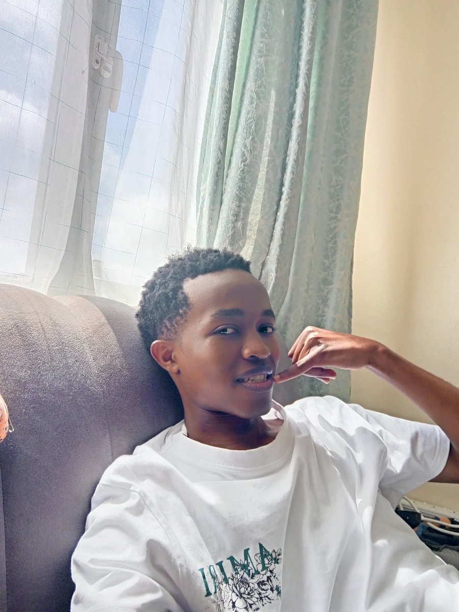 Lilpump254's tweet photo. @Gidi014 @jhonte_ 😁😁 na filters  @realskeka niendele https://t.co/Uf6ePg5drZ