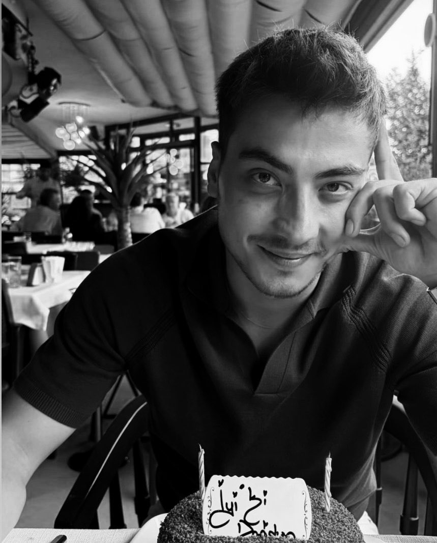 bestofasuman's tweet photo. gülümseme                               nedeni

#AtDil https://t.co/vGf2U45y5E