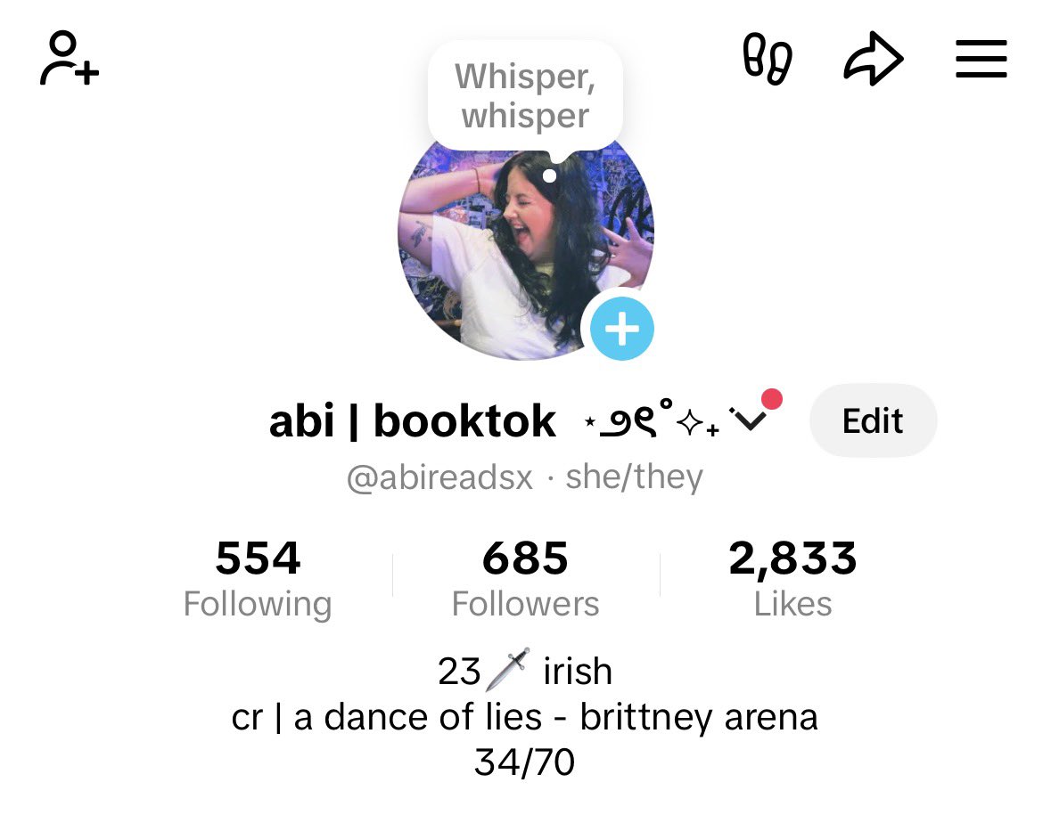 abireadsx's tweet photo. #booktwt 

i am also on insta/tiktok if you want to give those a follow 🤭 https://t.co/HDoBsPK7sA