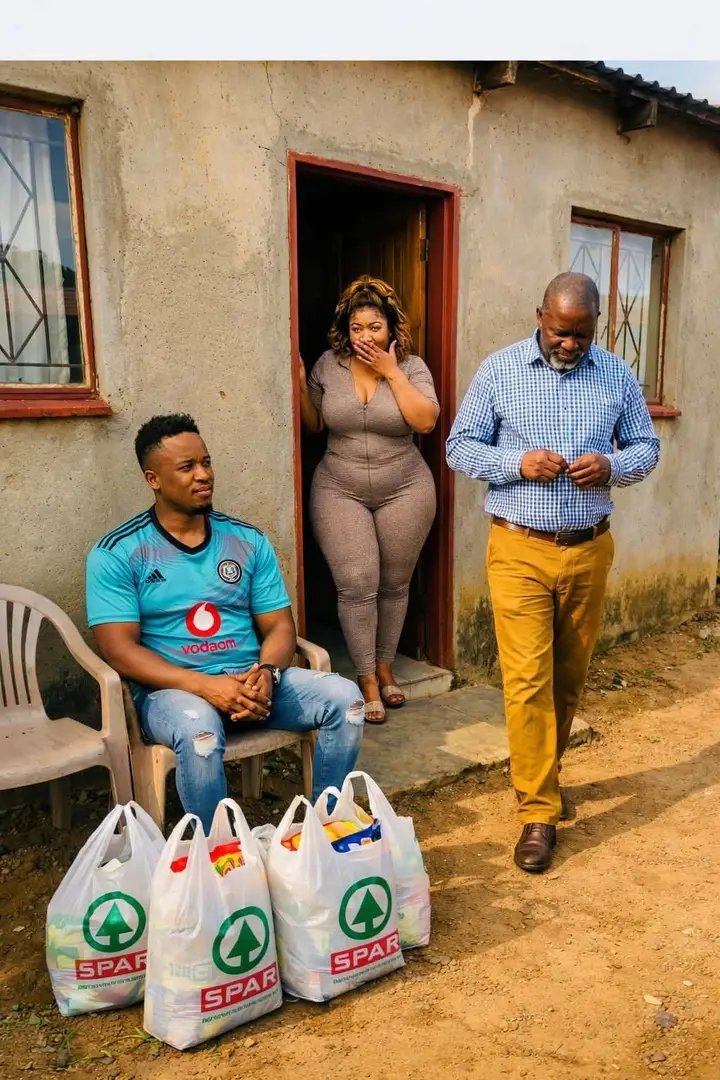 EmetaE3943's tweet photo. I knocked on her door several times and no one responded so I decided to wait  then she came out later saying she was praying with the pastor https://t.co/ZarXd3woIP
