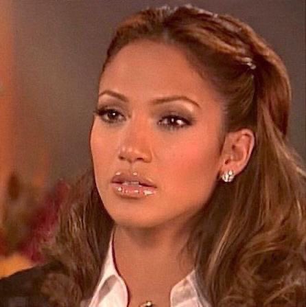 pinkglitterie's tweet photo. JLO in the 2000s https://t.co/wx1yKOfvcR