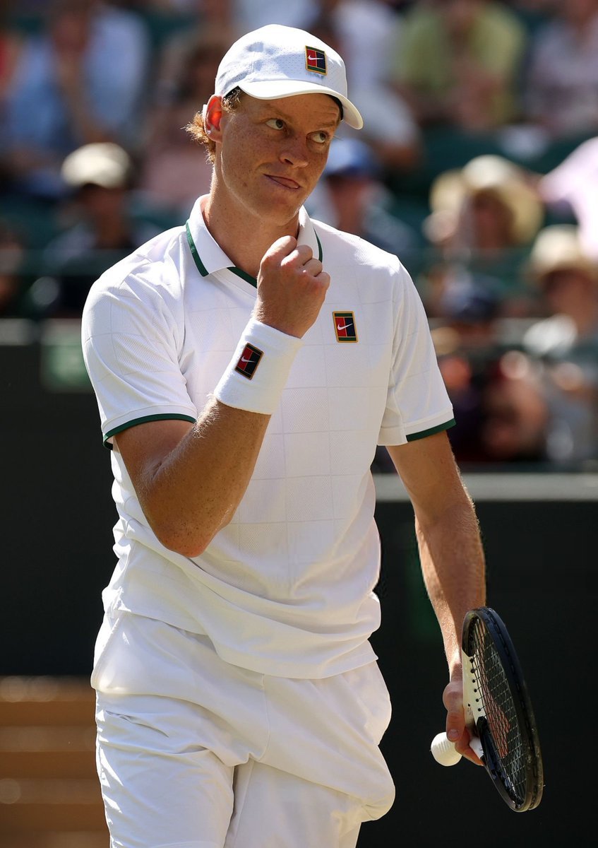 Tiempodetenis1's tweet photo. 🦊🥕 ¡Jannik Sinner es SEMIFINALISTA de Wimbledon! https://t.co/qR8pCDbInX