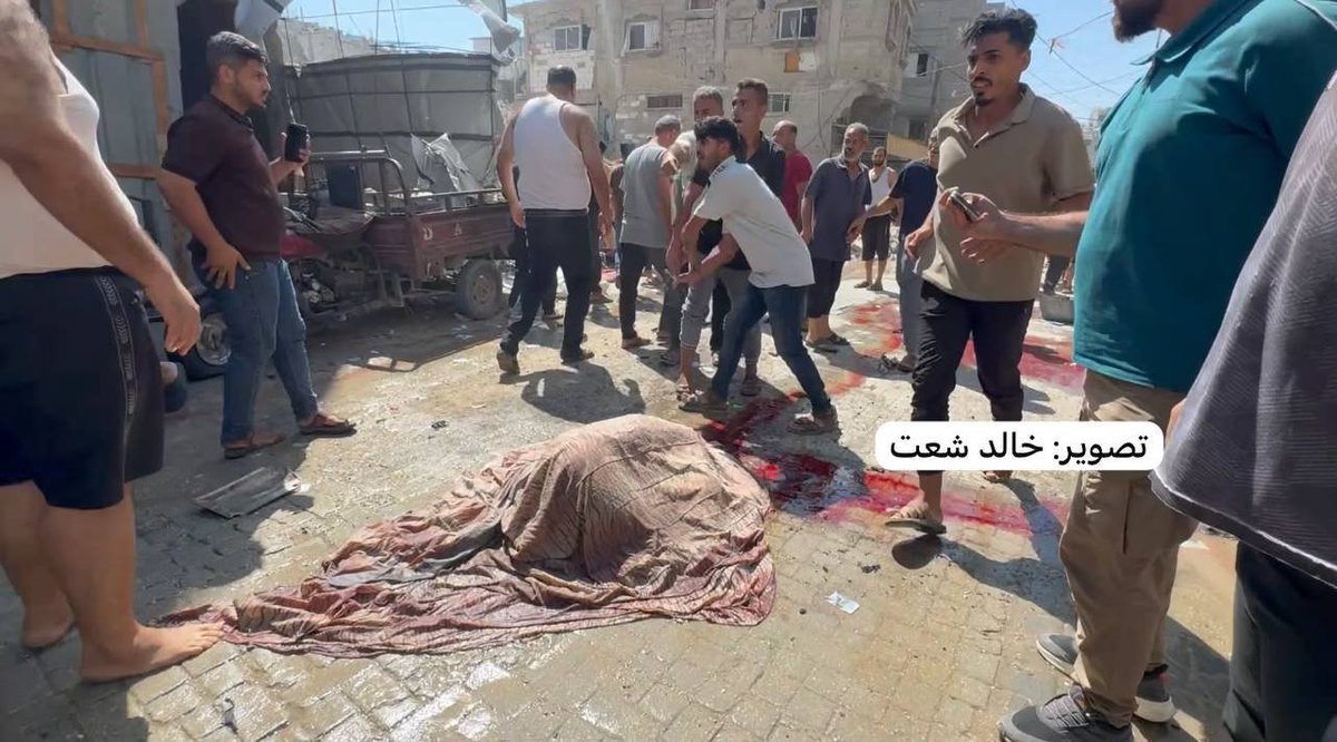 bundaathira's tweet photo. Seorang warga Gaza baru saja meninggal seketika dalam serangan drone penjajah di Khan Younis. https://t.co/HHbfISMIq1