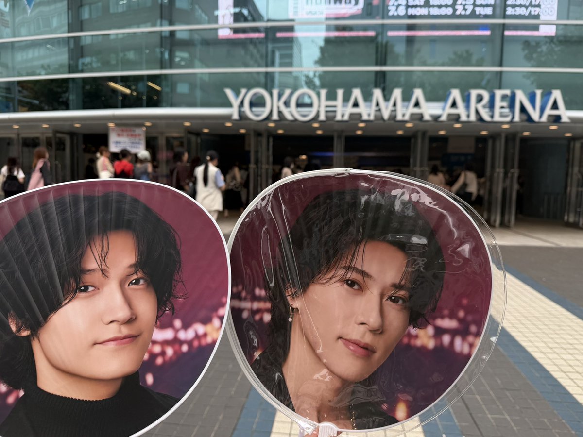 a_group_ss's tweet photo. 今回のツアー今日は最初で最後の1日でした🥺別に推しが出来たり、新体制のAぇを見るのがちょっとだけ怖くて今日だけにしたけど、本当Aぇ!が、誠也くんがめちゃくちゃカッコ良かった😭❤️歌って踊ってしてる誠也くんが本当キラキラしてて改めてドームまで着いていこうと思いました✨オーラス行きたいな🥺 https://t.co/QgeDJXgIJp