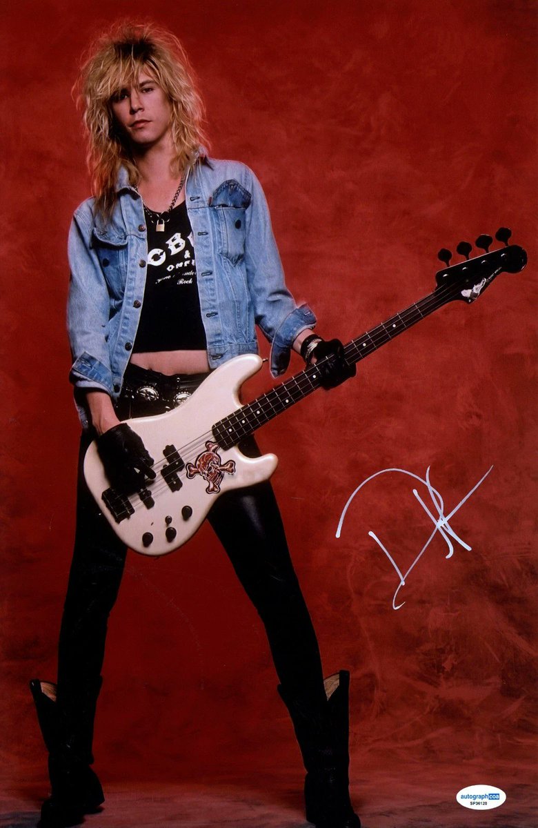 DuffMckaganArg's tweet photo. Classic @DuffMcKagan photoshot Los Angeles, USA ๐บ๐ธ 1987.
@NeilZlozower ๐ธ
#DuffMcKagan #GunsNRoses #Photoshot #AppetiteforDestruction https://t.co/oOEHhPxPCt