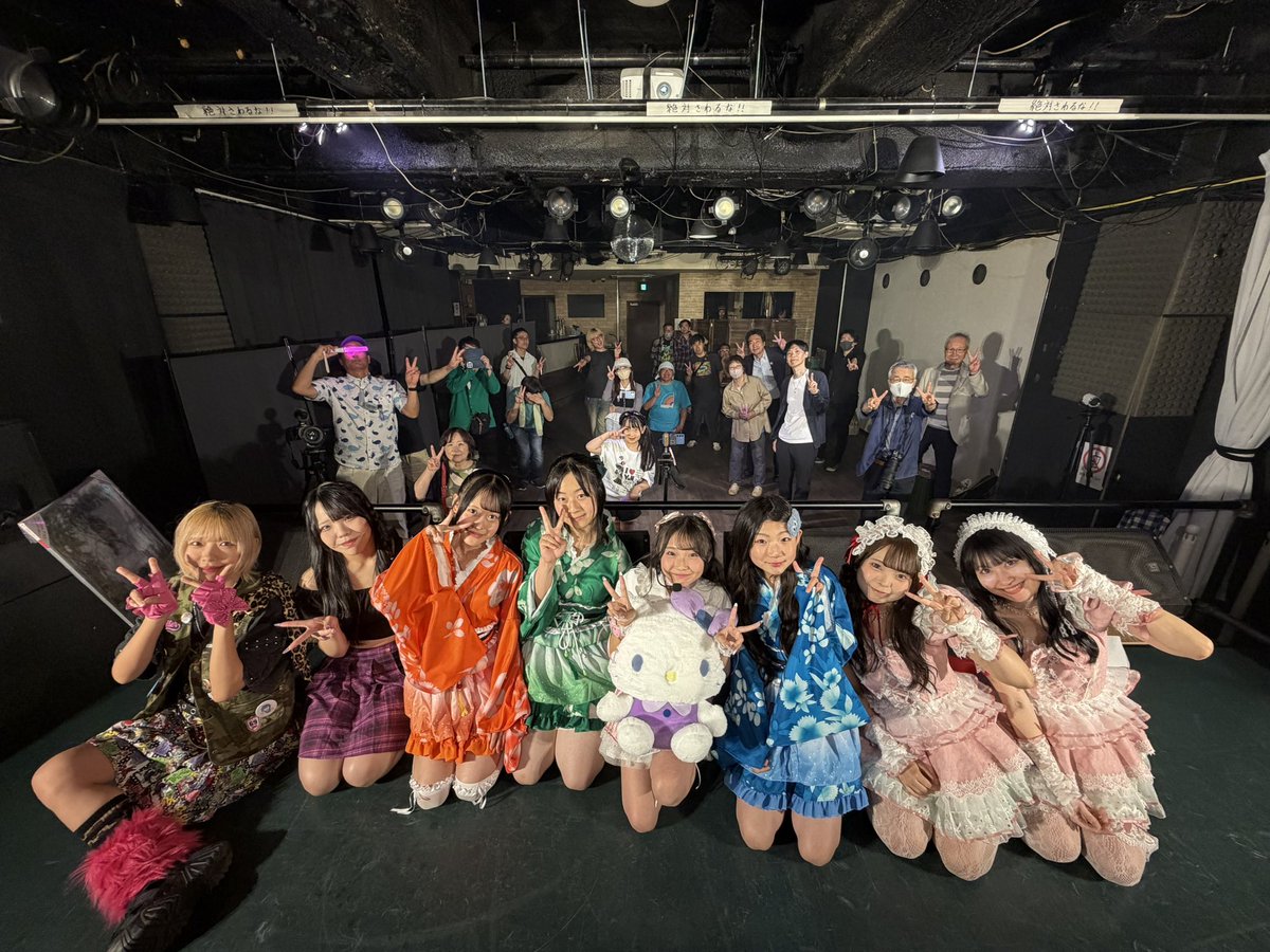 _YuN_official_'s tweet photo. ゲストの皆様と📷
#YuN #yun #ゆん #ゆんちゃん https://t.co/TRy8A3CqzV