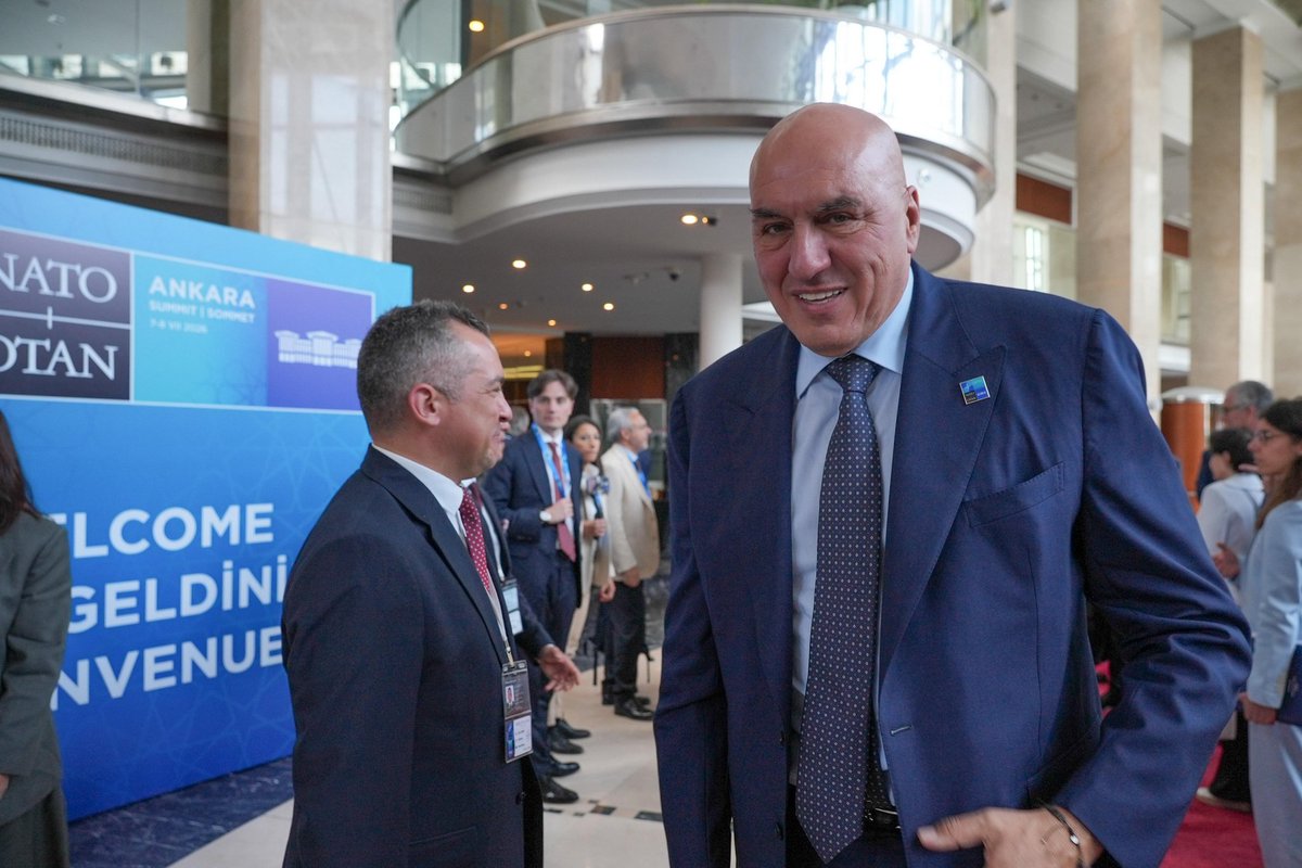 MinisteroDifesa's tweet photo. Il Ministro @GuidoCrosetto è giunto ad #Ankara (Turchia) per prendere parte al #NATOsummit e per effettuare una serie di incontri istituzionali. https://t.co/VpsKJ45v5V